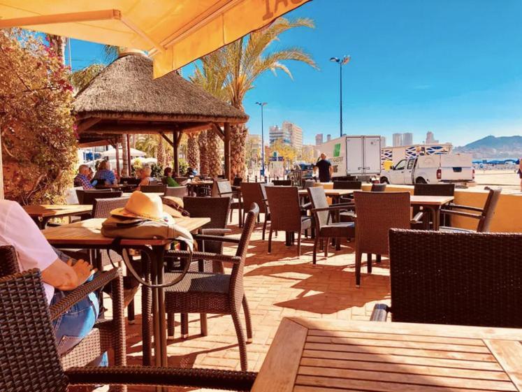 Luxurioeses Apartment In Benidorm Mit Pool Luaran gambar
